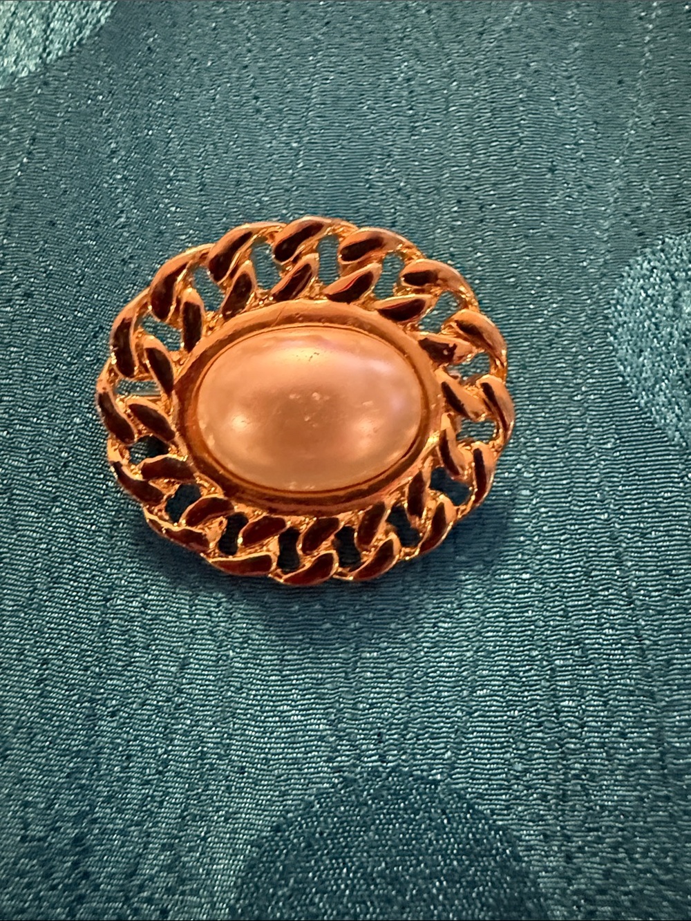 Gold Oval Cabochon Chain-Edge Brooch - Women Jewelry